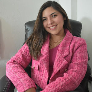 Meet your Posher, Alondra